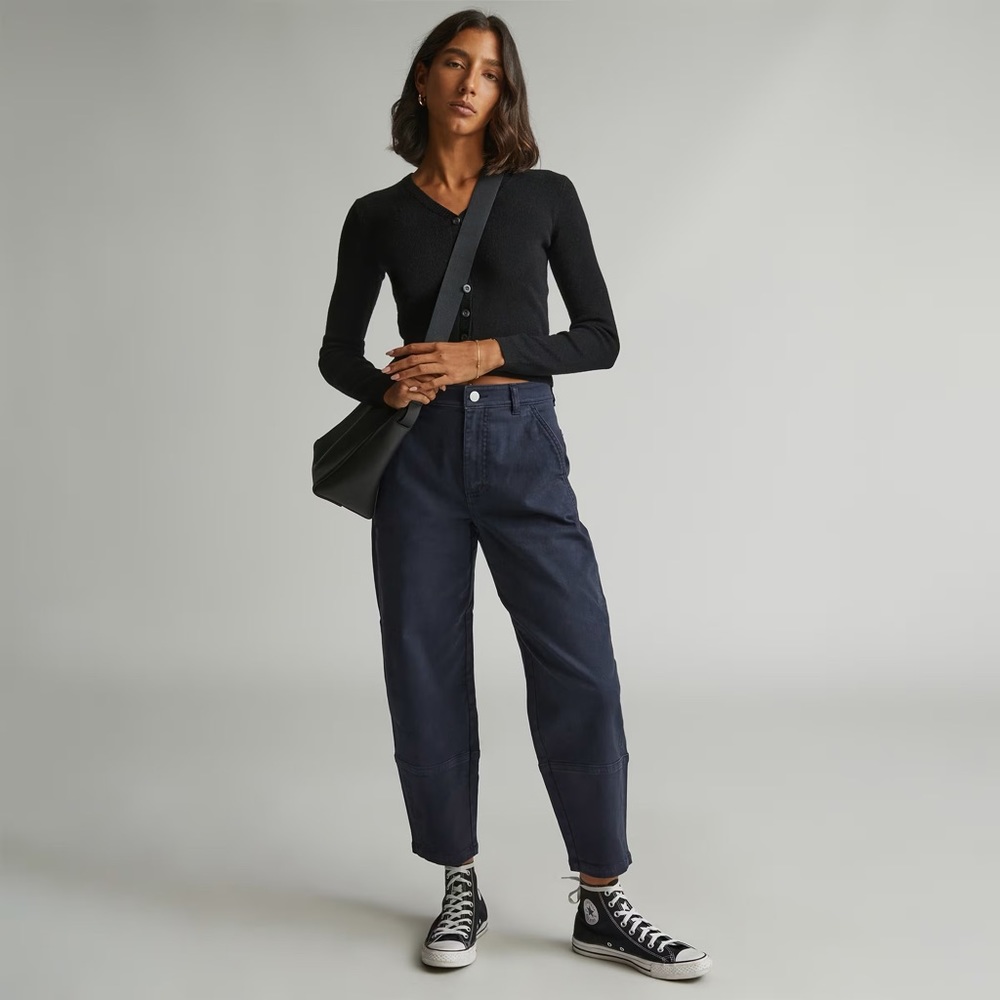 Everlane Utility Barrel Pant in Navy, 2